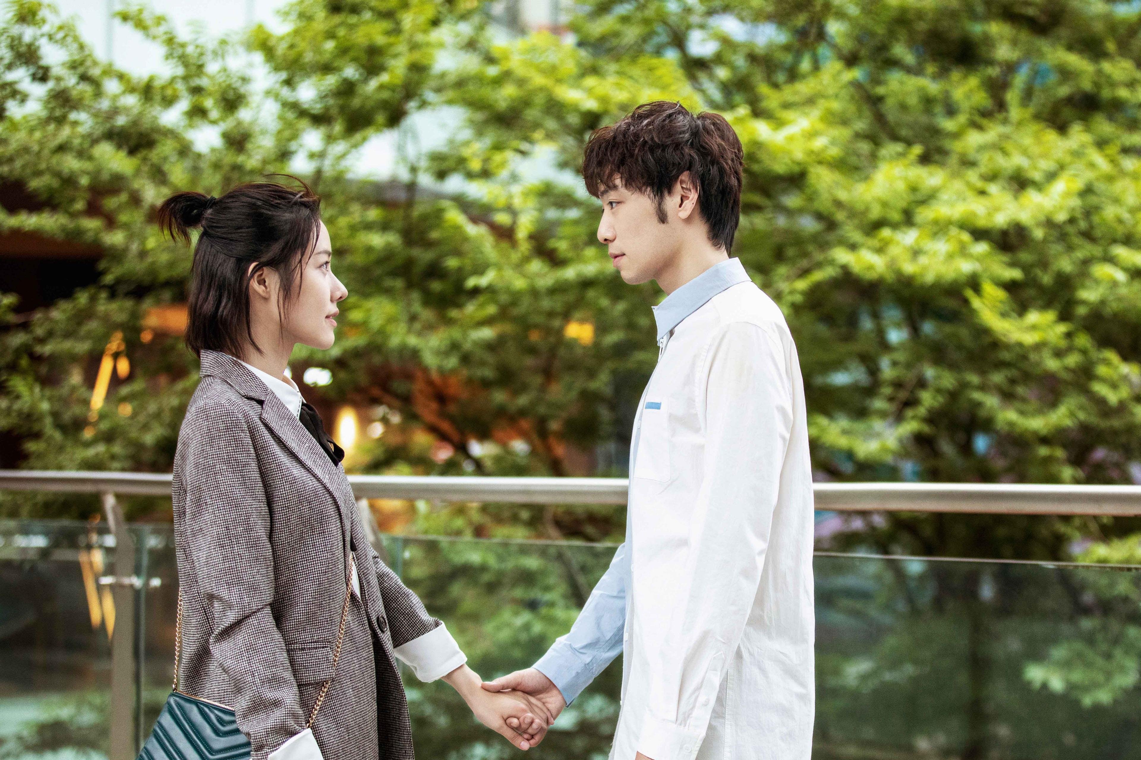 kaiyun.com-布克关键时刻命中三分稳定太阳领先优势，布克生涯命中率