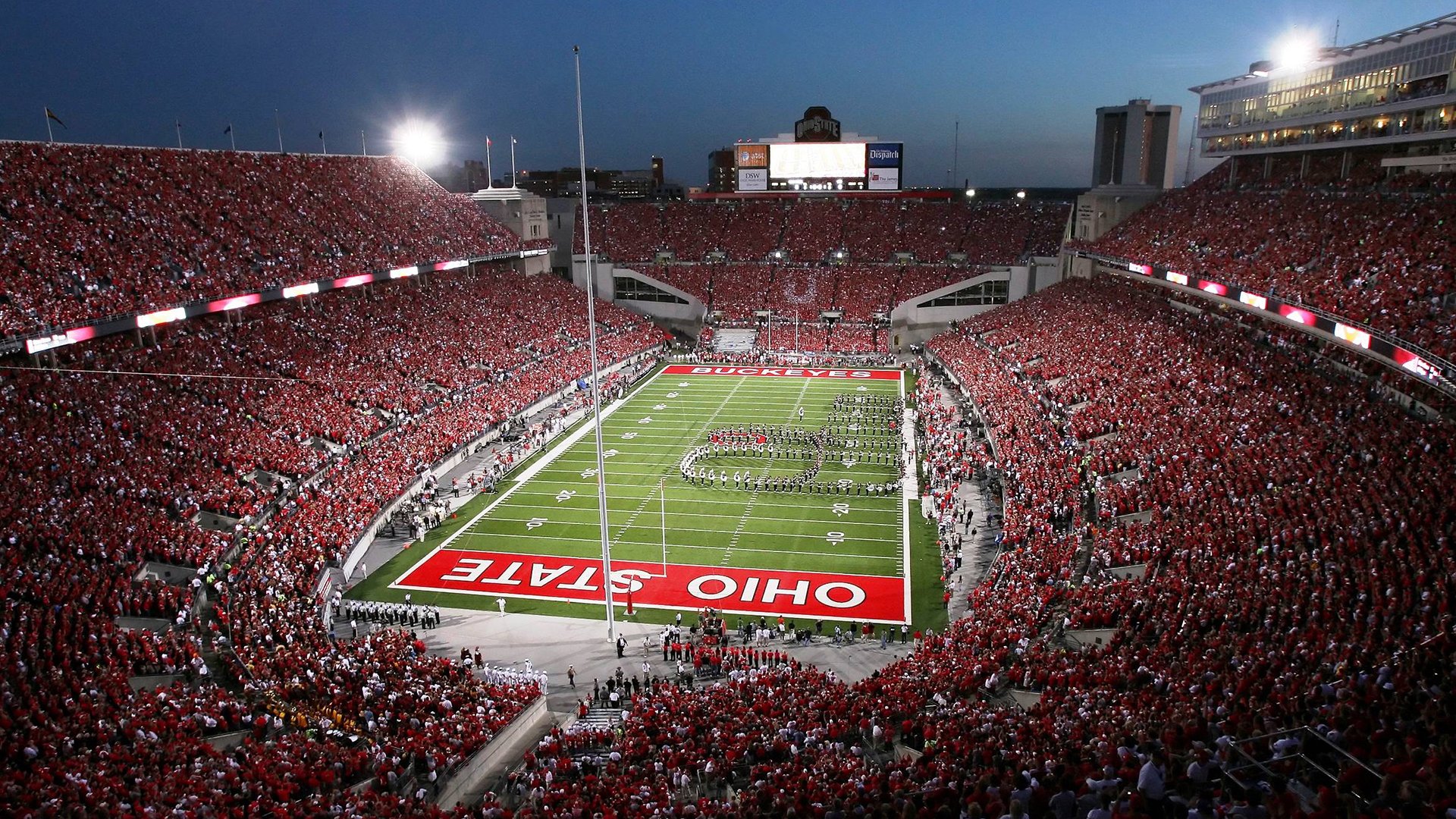 “场地与战术：多场馆环境对比赛策略的影响深度研究”，比赛场地管理与规划